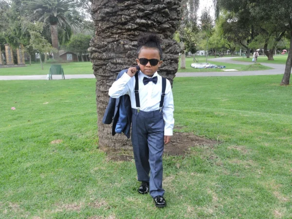 Traje Formal para Niño – Completo con Chaleco, Camisa y Corbata - Imagen 2