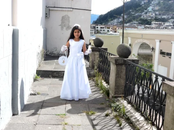 Vestido de Primera Comunión Sara para Niña – Algodón Corrugado
