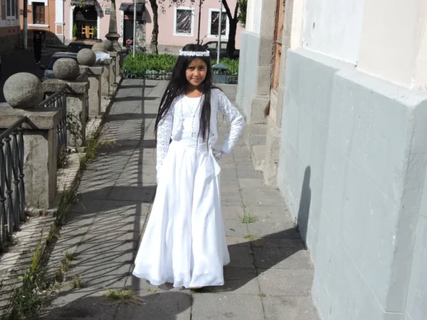 Vestido de Primera Comunión Sara para Niña – Algodón Corrugado - Imagen 5