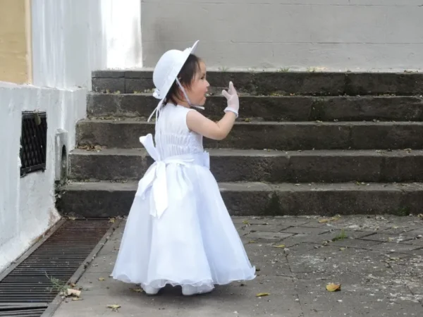 Vestido de Bautizo Emilia para Niña – Conjunto Completo - Imagen 3