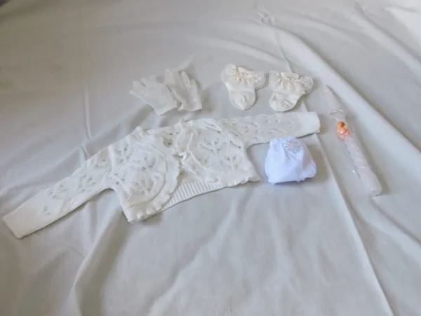 Vestido de Bautizo Beige Betsabé para Niña– Conjunto Completo - Imagen 5